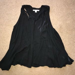 Sleeveless black flowy top
